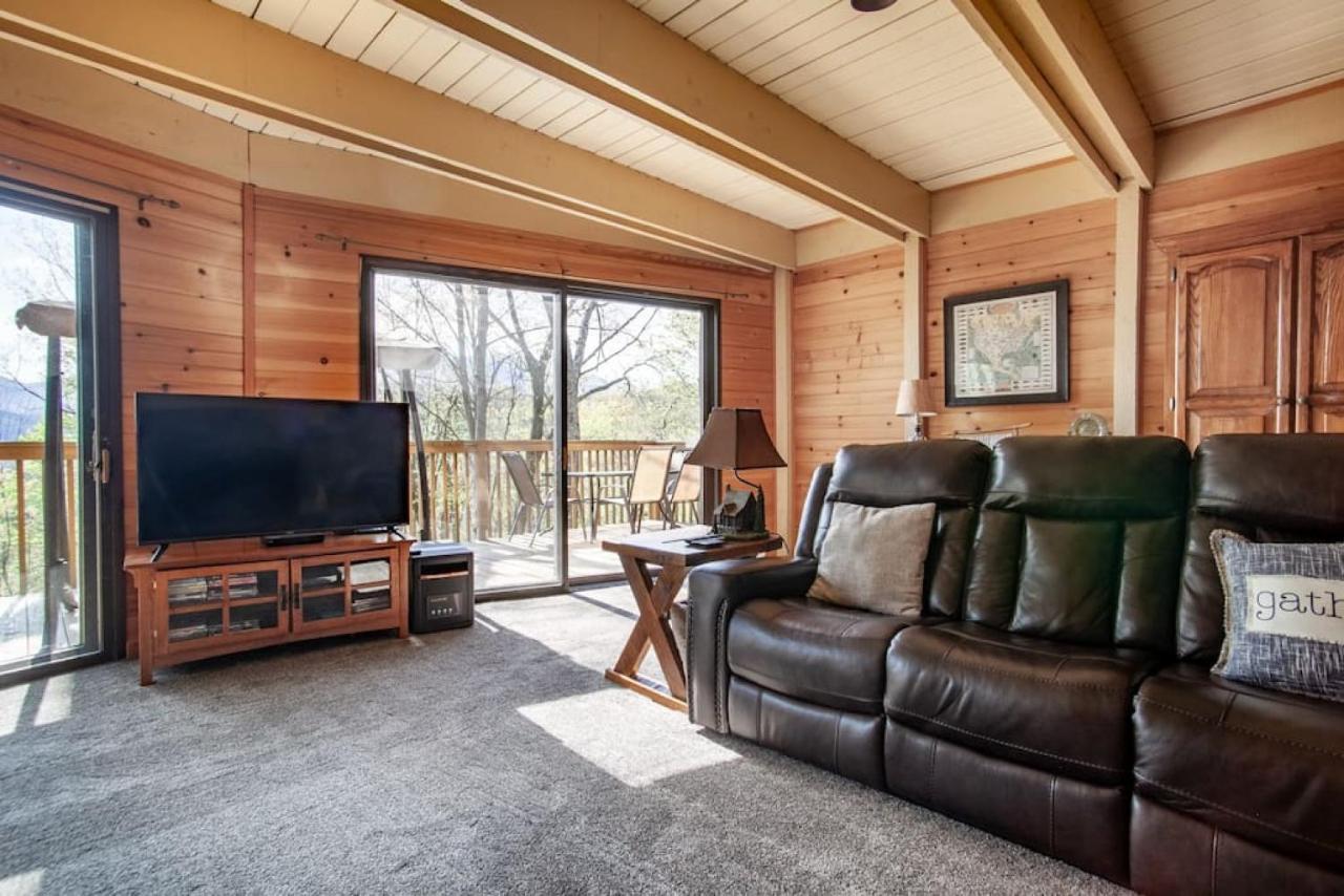 Bear View Chalet With Hot Tub And Near Ober Gatlinburg Exterior foto