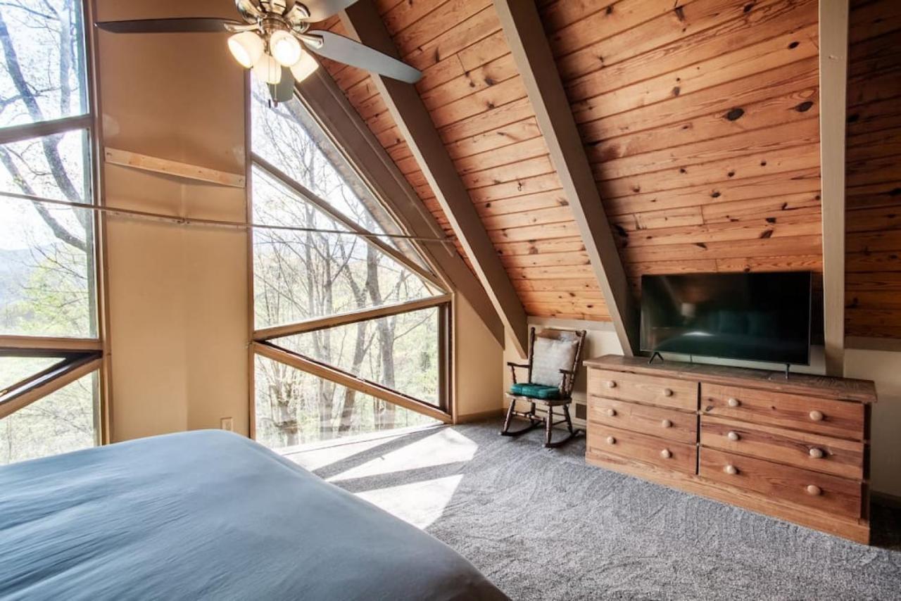 Bear View Chalet With Hot Tub And Near Ober Gatlinburg Exterior foto
